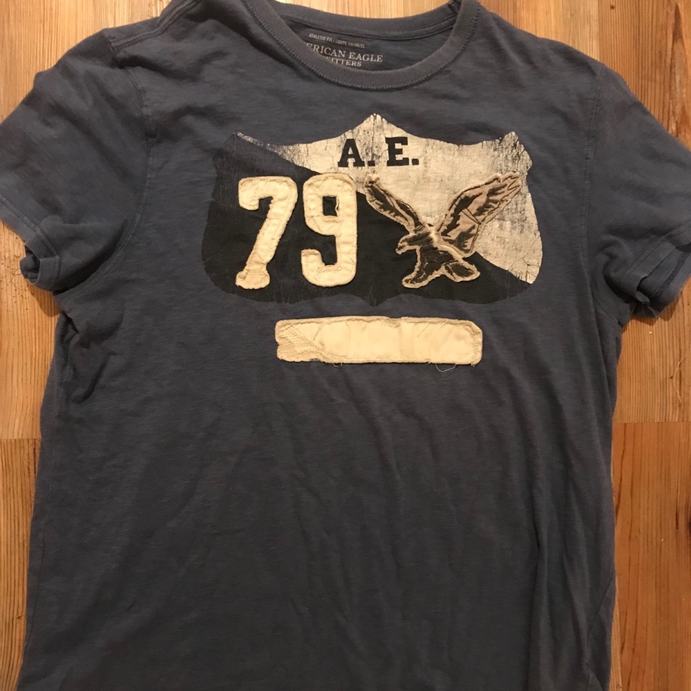 Men’s American Eagle shirt